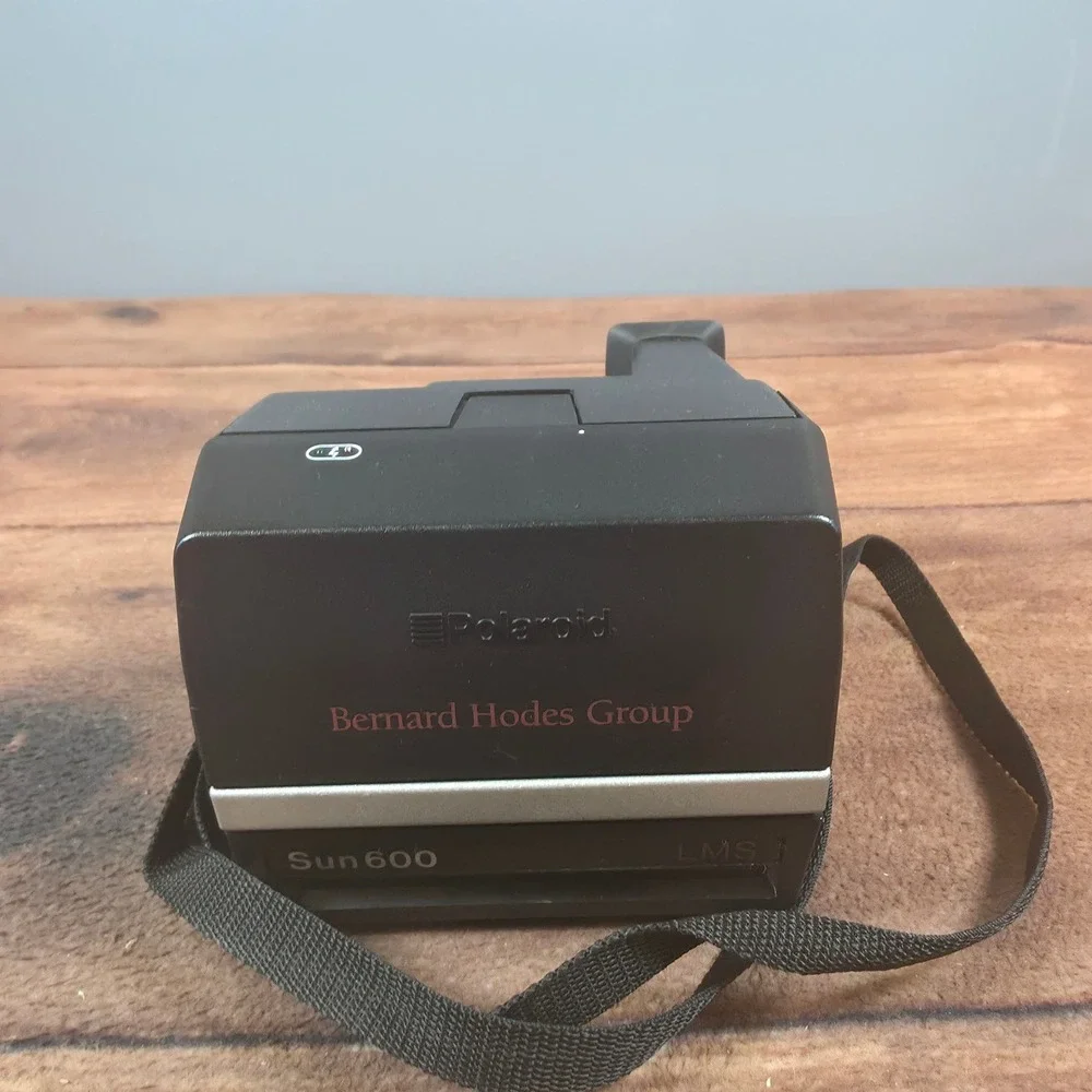 Polaroid Sun 600 LMS Camera OS Black Good Light Management System Flash